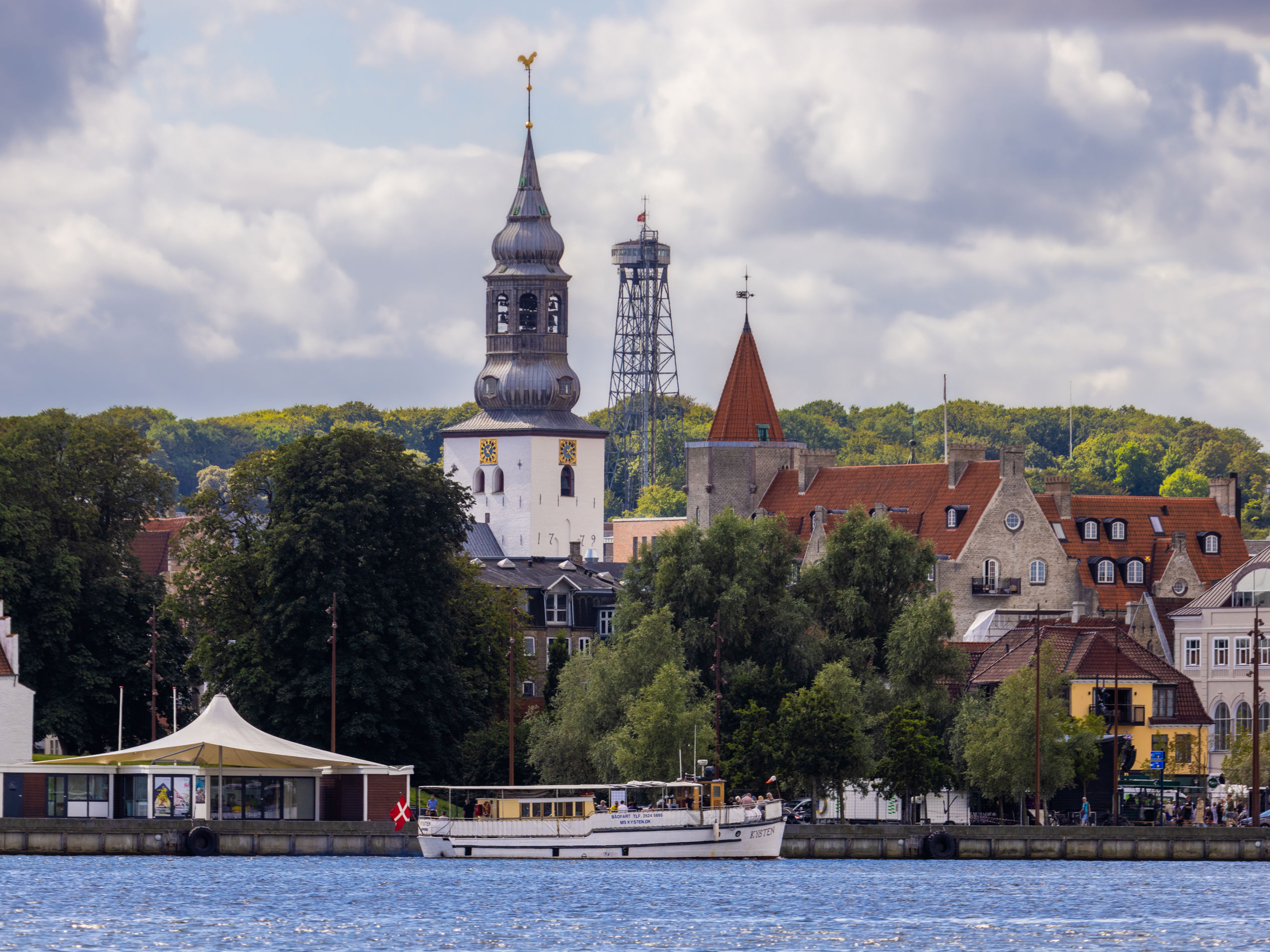 Budolfi Kirke Og Aalborg Taarnet
